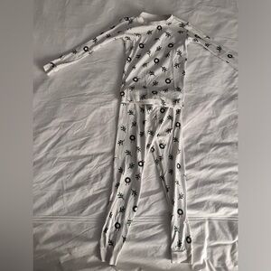 Petit Lem Christmas Pajamas Wreaths Size 6 - Very Good Condition
